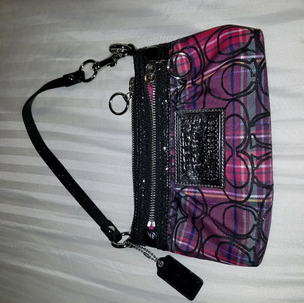 Coach clutch/wristlet